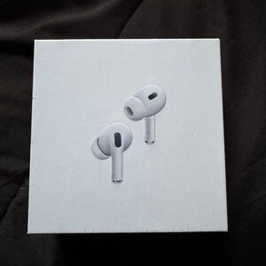 Apple AirPods Pro with MagSafe Charging Case